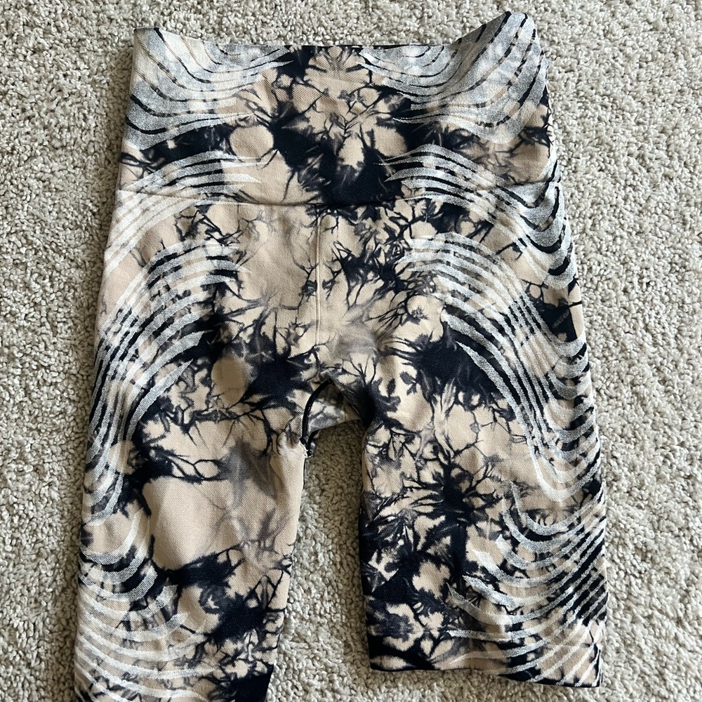 Athleta Navy and Tan Women's Shorts